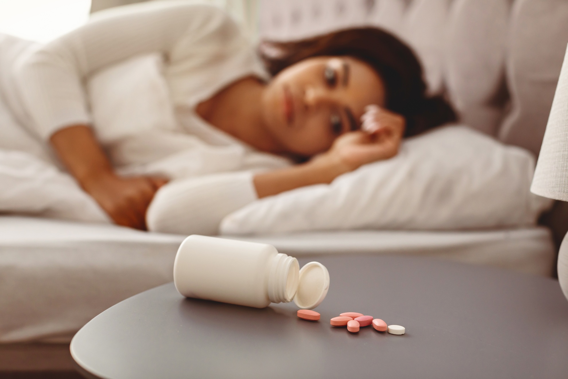 EVERYTHING YOU NEED TO KNOW ABOUT MELATONIN: BENEFITS, SIDE EFFECTS, AND USAGE